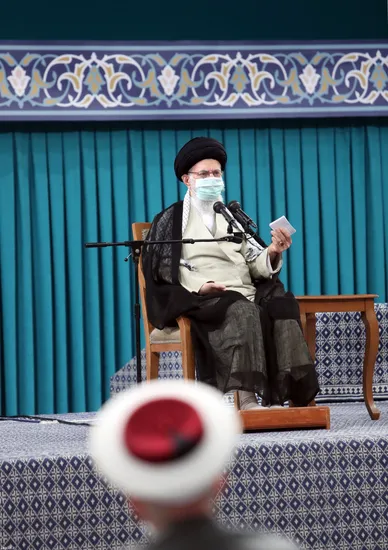 دیدار جمعی از مسئولان نظام و مهمانان شرکت کننده در کنفرانس وحدت اسلامی با رهبر معظم انقلاب