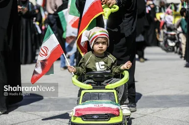 گزارش تصویری| راهپیمایی کالسکه سواران در اربعین رهبر شهید انقلاب در مشهد