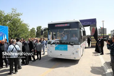 رونمایی از ١۵٠ دستگاه ون و اتوبوس با حضور وزیر کشور در مشهد