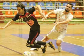 مشهدی&zwnj;ها در جدال با بحرانی&zwnj;ها