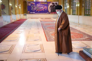 حضور رهبر معظم انقلاب در مرقد مطهر امام خمینی(ره) و گلزار شهیدان