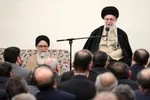 رهبر معظم انقلاب در دیدار وزیر، معاونان و مدیران وزارت اطلاعات: تنها راه‌حل مشکلات، پایبندی به مبانی انقلاب است +فیلم و عکس