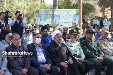 غبارروبی گلزار شهدای فراجا در مشهد