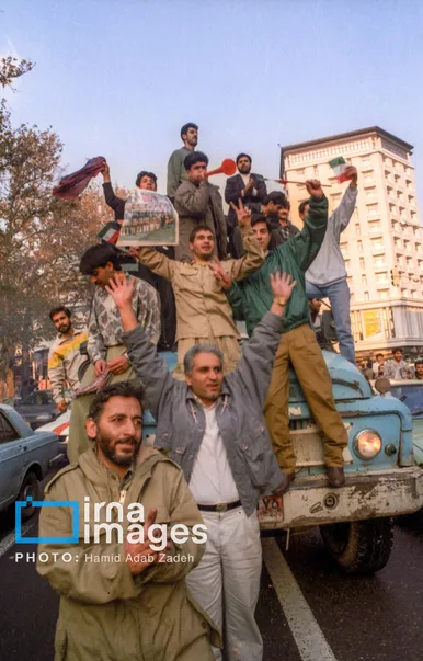 ۸ آذر ۱۳۷۶ روزی که ایران خندید