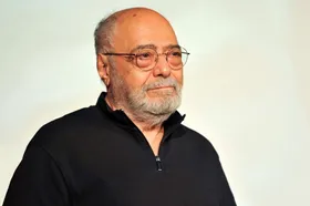 اکبر زنجان&zwnj;پور، هنرمند پیشکسوت سینما، تئاتر و تلویزیون، در بیمارستان بستری شد