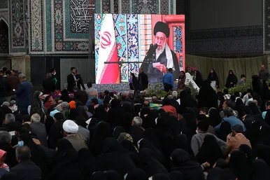 حال و هوای حرم مطهر رضوی در زمان سخنرانی نوروزی مقام معظم رهبری
