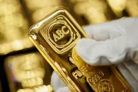 کاهش قیمت اونس طلا همزمان با تشدید تنش‌ها در غرب آسیا (پنجشنبه ۱۸ تیر ۱۴۰۵)
