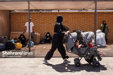 گزارش تصویری | بازدید معاون زنان و خانواده رئیس‌جمهور از روند خروج مهاجران افغانستانی غیرمجاز