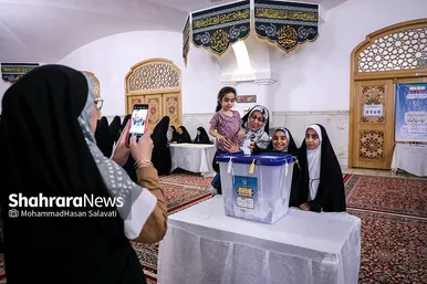 آخرین ساعات انتخابات ریاست جمهوری در حرم مطهر رضوی