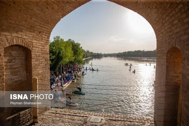 گزارش تصویری | جشنواره پدل‌برد سواری - زاینده‌رود
