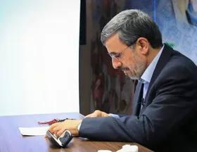 محمود احمدی&zwnj;نژاد عزادار شد