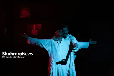 نمایش «هنوز نمرده» در گلشهر