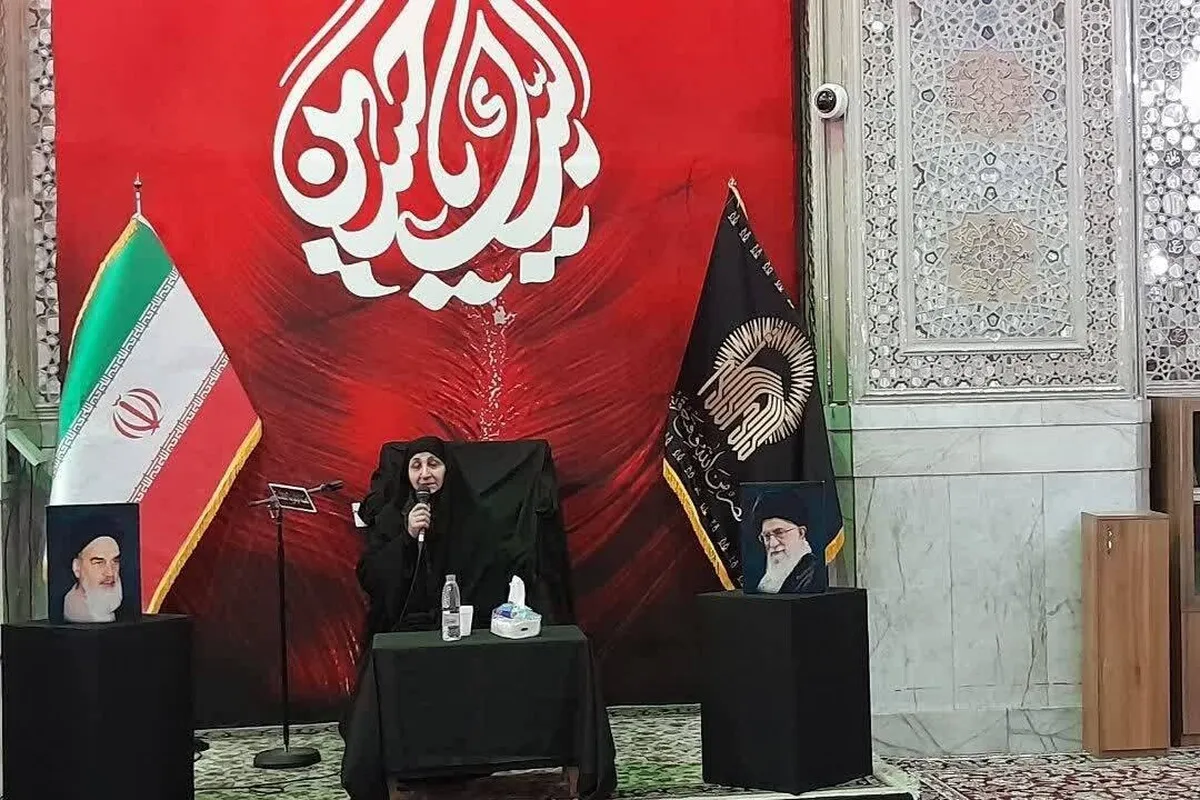 آیین «مارأیت إلا جمیلاً» ویژه بانوان عرب‌زبان در حرم امام‌رضا(ع) برگزار شد