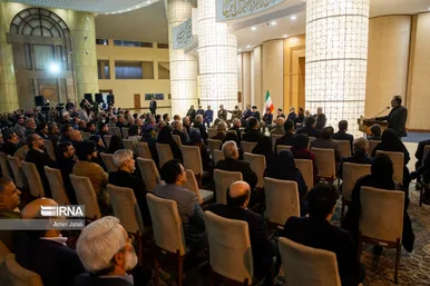 عکس‌هایی از افطاری رئیس جمهور با بازیگران