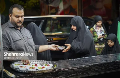 گزارش تصویری | خدمت زیر نور شب