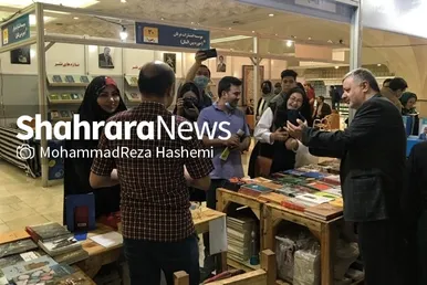 عکس‌هایی از حضور ۱۰ ناشر افغانستانی در نمایشگاه کتاب تهران