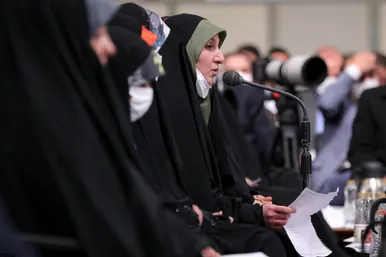 دیدار شاعران و اساتید ادبیات فارسی با رهبر انقلاب