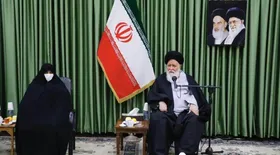 دیدار آیت&zwnj;الله&zwnj; علم&zwnj;الهدی و سردار اشتری، فرمانده کل انتظامی با خانواده&zwnj;ی شهدای اغتشاشات مشهد