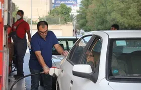آیا قیمت بنزین در سال ۱۴۰۲ افزایش می&zwnj;یابد؟+ پاسخ وزیر نفت و فیلم