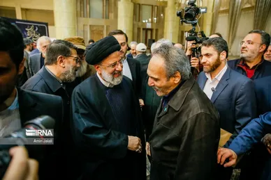 عکس‌هایی از افطاری رئیس جمهور با بازیگران