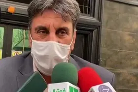 سرقت گوشی خداداد افشاریان در پخش زنده + فیلم