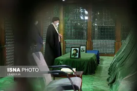 حضور مقام معظم رهبری در مرقد مطهر امام خمینی(ره) و گلزار شهیدان