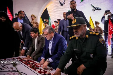 گزارش تصویری | آیین رونمایی از یادمان شهدای گمنام بوستان ملت