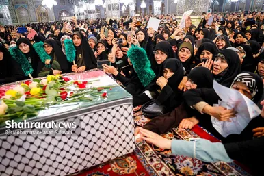 گزارش تصویری | وداع با پیکر مطهر بانوی شهیده معصومه کرباسی در حرم مطهر رضوی - مشهد