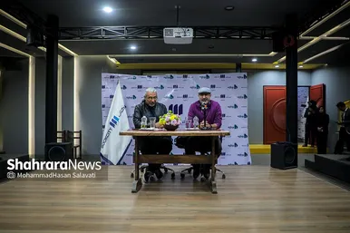 گپ و گفت منصور ضابطیان با موضوع کتاب جدیدش با عنوان «دو دستی»
