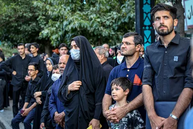 تشییع پیکر مطهر 5 شهید مدافع حرم در مشهد