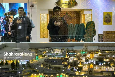 گزارش تصویری | آیین رونمایی از ۷ دستخط رهبر شهید در غباروبی‌های مضجع منور رضوی