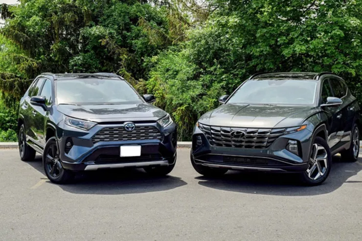 مقایسه هیوندای توسان هیبرید ۲۰۲۲ با تویوتا RAV4 هیبرید + فیلم