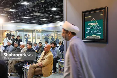 گزارش تصویری | آیین رونمایی از ۷ دستخط رهبر شهید در غباروبی‌های مضجع منور رضوی