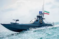 زنبور‌های مرگبار خلیج‌فارس | چگونه تاکتیک حمله زنبوری، تنگه هرمز را مسدود می‌کند؟ + اینفوگرافی