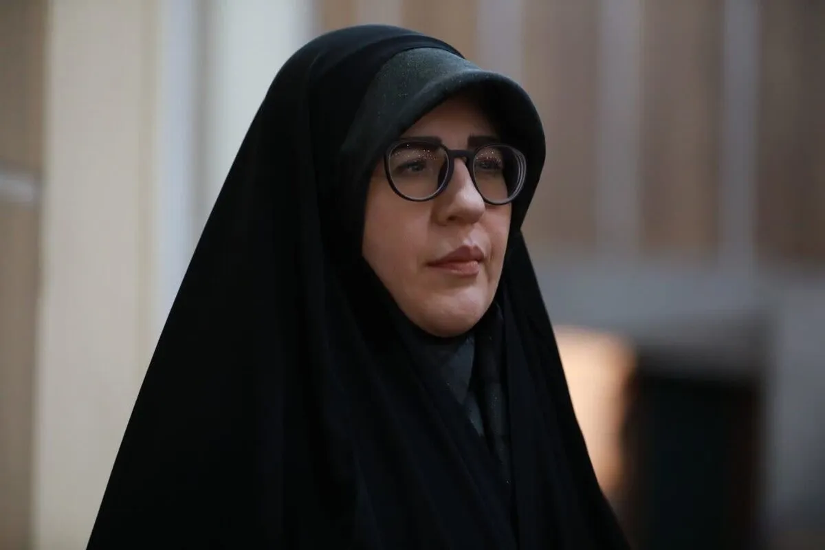 شاعر انقلابی باید برای شهادت رئیس‌جمهور موضع‌گیری داشته باشد