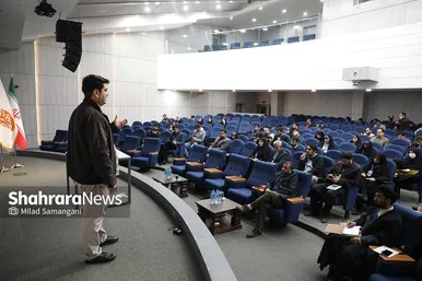 اولین روز برگزاری رویداد رسانه‌ای رج در کارخانه نورآوری مشهد