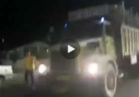 لحظه نجات دختر جوان از خودکشی روی پل ایزدشهر مازندران + فیلم