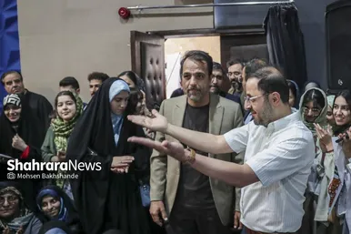 گزارش تصویری | آیین جشن امضای کتاب «نیست» اثر فاضل نظری در مشهد
