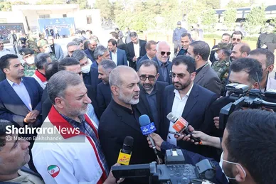 آیین رونمایی از ۳۰ دستگاه میدل باس