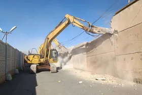 دیوار زندان رجایی&zwnj;شهر تخریب شد