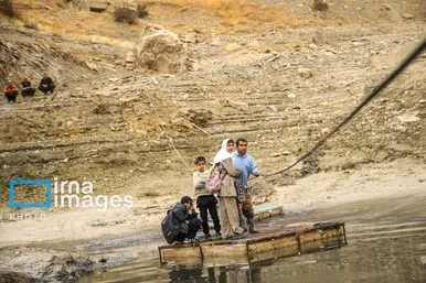گزارش تصویری | مدرسه‌ای در آن سوی مسیرهای گلی