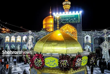 چراغانی و گل آرایی حرم مطهر رضوی در دهه کرامت