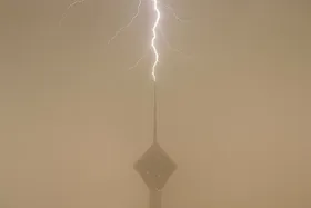 ویدئو | طوفان در تهران (چهارشنبه، ۱۰ اردیبهشت ۱۴۰۴) + فیلم و عکس