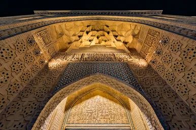 عکس‌هایی از میدان قبله حرم مطهر رضوی