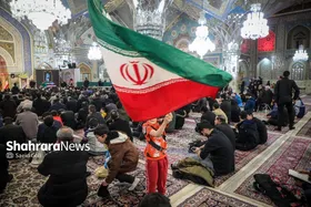 ویدئو | همخوانی &laquo;بزن که خوب می&zwnj;زنی&raquo; در حرم رضوی