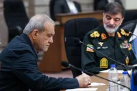 پزشکیان: مردم با وجود مشکلات، پای ایران ایستادند | جنگ اقتصادی سخت‌تر و سنگین‌تر از جنگ نظامی است