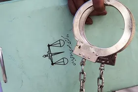مدیر و کارمند بانک در دماوند به علت ارائه خدمات به خانم بی&zwnj;حجاب بازداشت شدند
