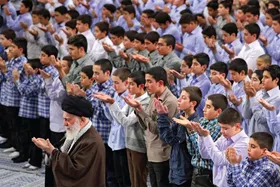 بررسی موانع بیرونی انس فرزندان با نماز | بچه&zwnj;ها را با نماز رفیق کنیم
