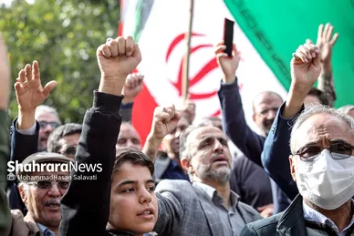 راهپیمایی مردم مشهد در محکومیت جنایت تروریستی در حرم مطهر شاهچراغ (ع)