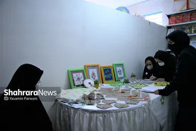 دومین بازارچه فروش دست ساخته‌های دانش‌آموزان مدرسه خودگردان هدایت